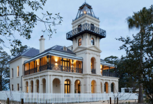 悉尼南部经过修复的意大利风格别墅HeathcoteHall刚刚上市